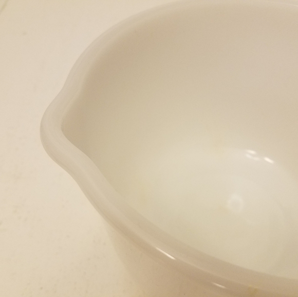 Vintage Glasbake Made for Sunbeam 19CJ Large White Milk Glass Mixer Mixing Bowl - Picture 6 of 10